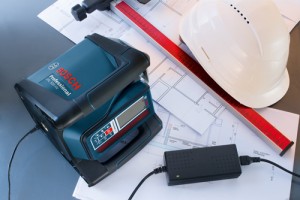 Bosch GRL500 charges simultaneously