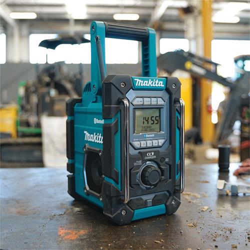 Makita DMR301 12-18V DAB+ Bluetooth Radio & Battery Charger (Body)