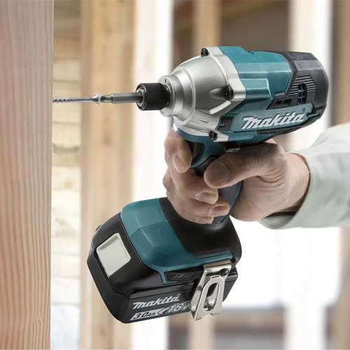 Makita DTD156 18V 155Nm Impact Driver (2x 3Ah)