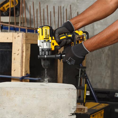 DeWalt DCD996 18V Heavy-duty Combi Drill (2x 4Ah)