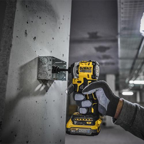 DeWalt DCF850 18V 205Nm Impact Driver (2x 1.7Ah PowerStack)