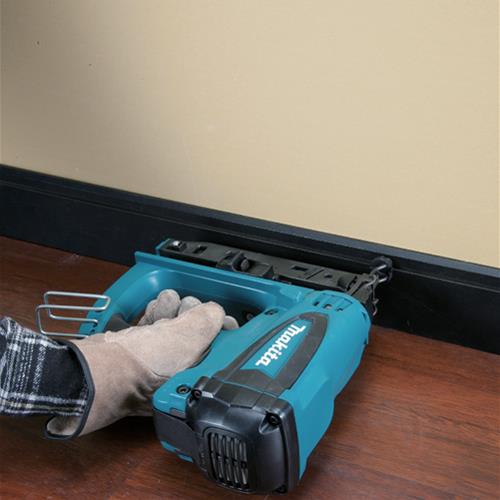 Makita GF600SE Finish Nailer (2 Batteries)