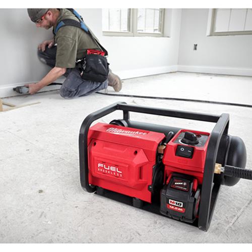 Milwaukee M18FAC 18V Air Compressor (Body)