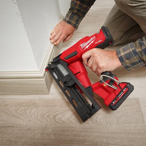 Milwaukee M18FN16GA 18V 16G Angled Finish Nailer (Body, Case)