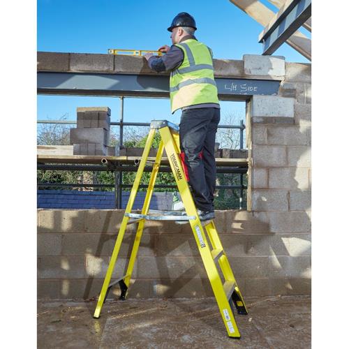 Youngman S400 6Tread Fibreglass Step Ladders EN 131 1.67m (52744618)
